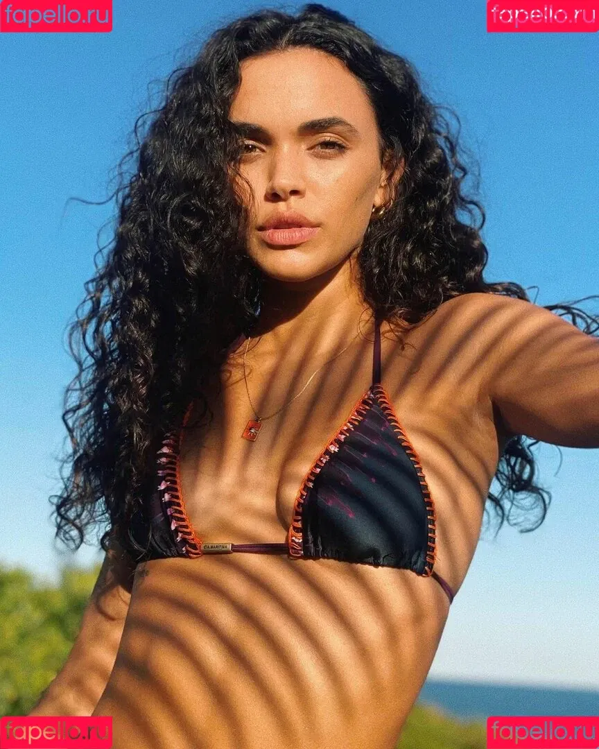 Giovana Cordeiro Onlyfans Photo Gallery 