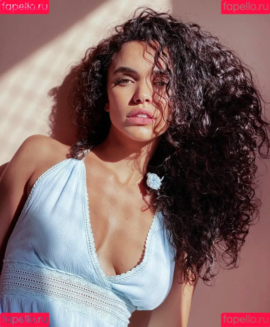 Giovana Cordeiro Onlyfans Photo Gallery 
