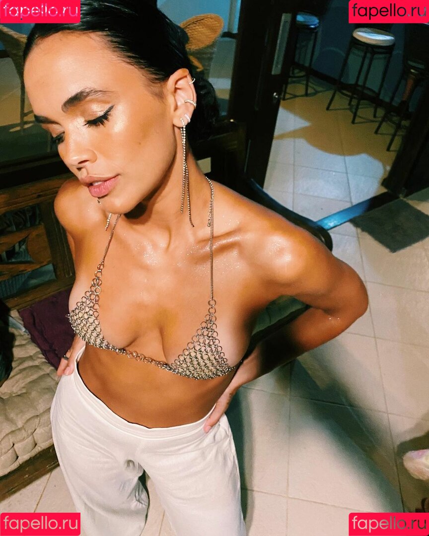 Giovana Cordeiro Nude Onlyfans Photo 48
