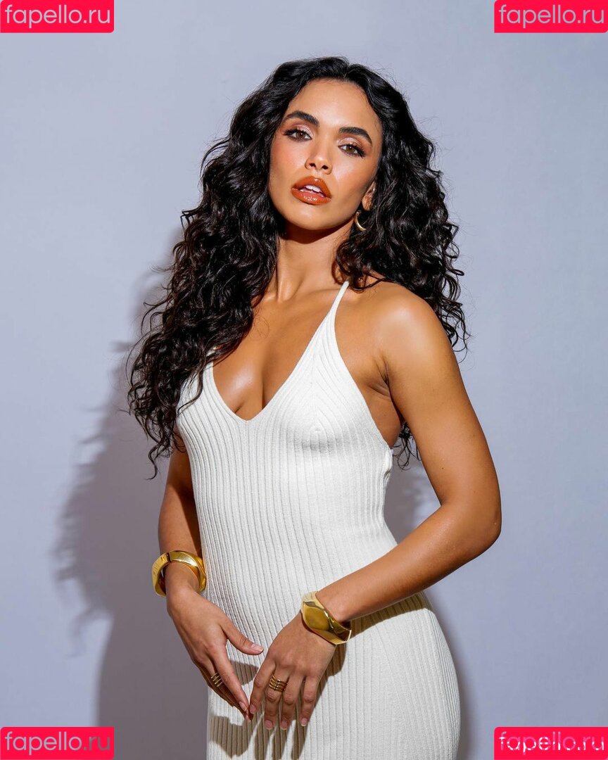 Giovana Cordeiro Nude Onlyfans Photo 37