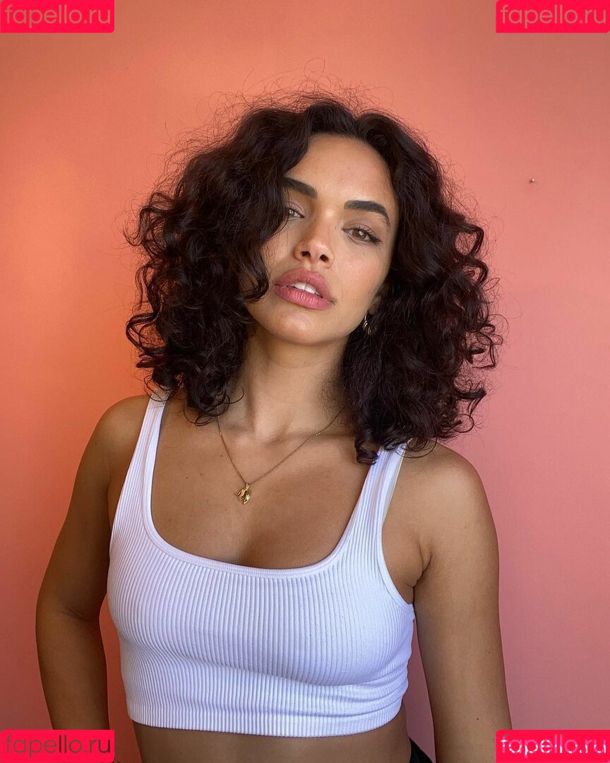Giovana Cordeiro Nude Onlyfans Photo 25