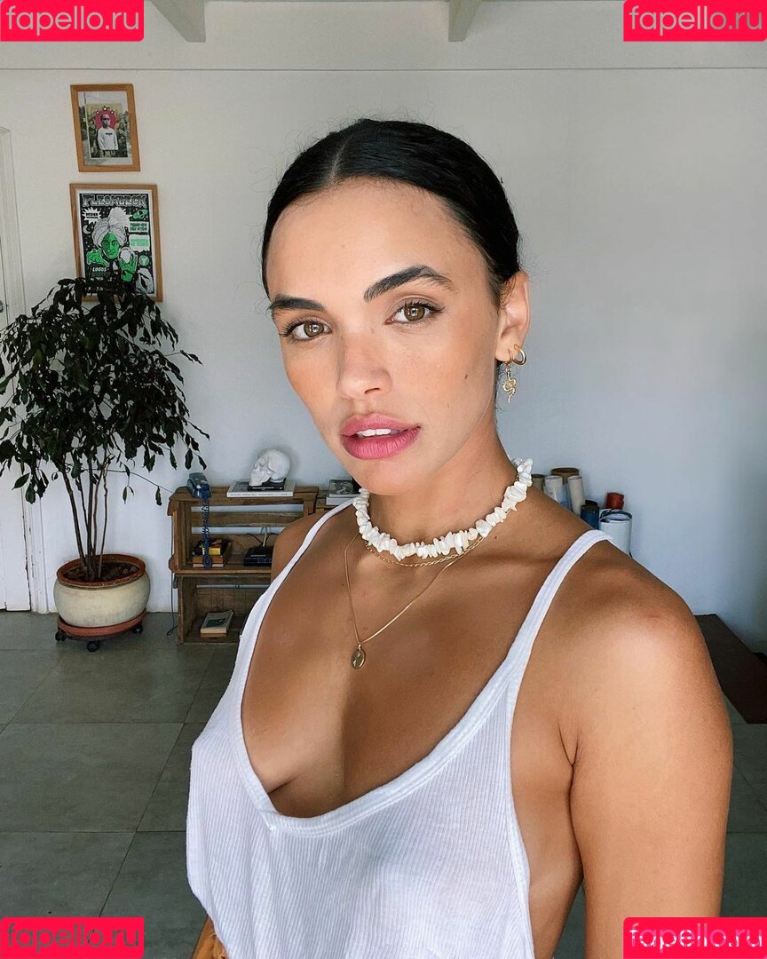 Giovana Cordeiro Nude Onlyfans Photo 10