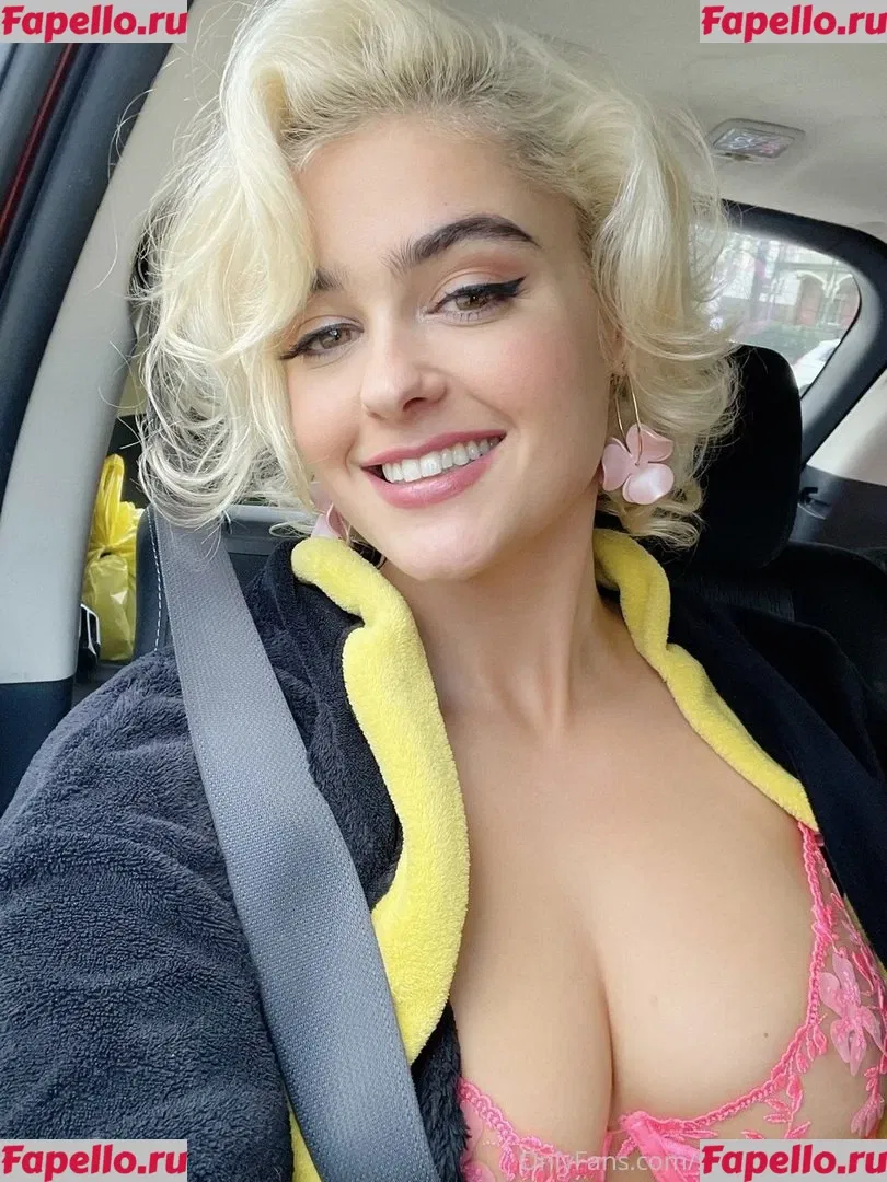 Stefania Ferrario Onlyfans Photo Gallery 