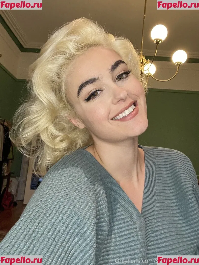 Stefania Ferrario Onlyfans Photo Gallery 