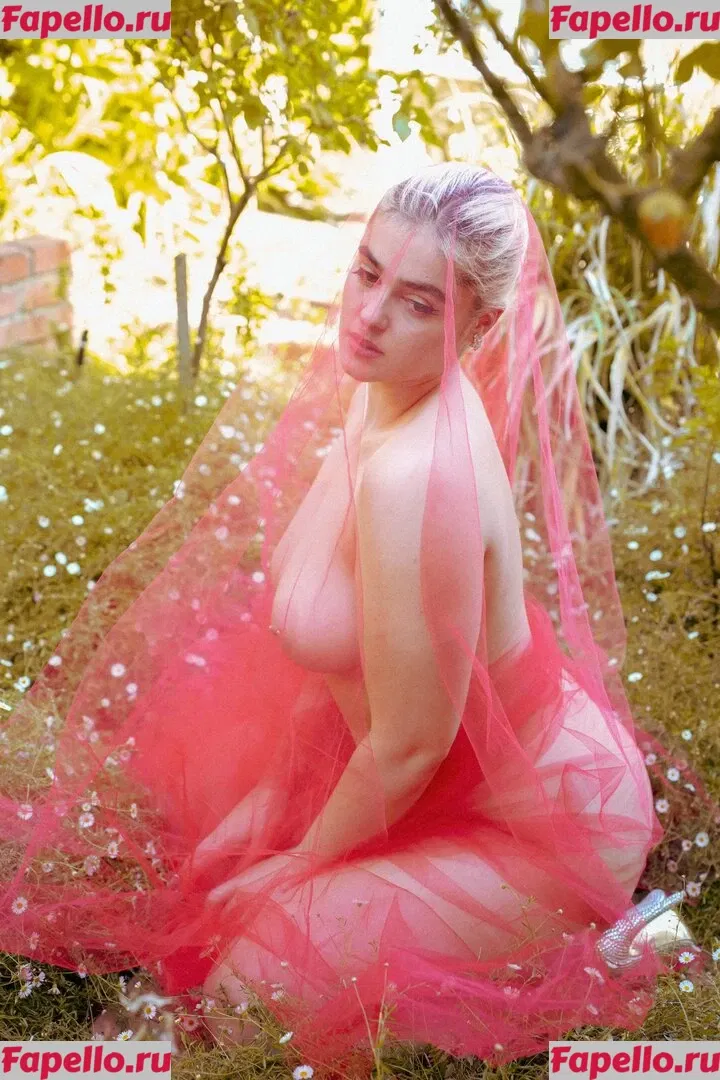 Stefania Ferrario Onlyfans Photo Gallery 