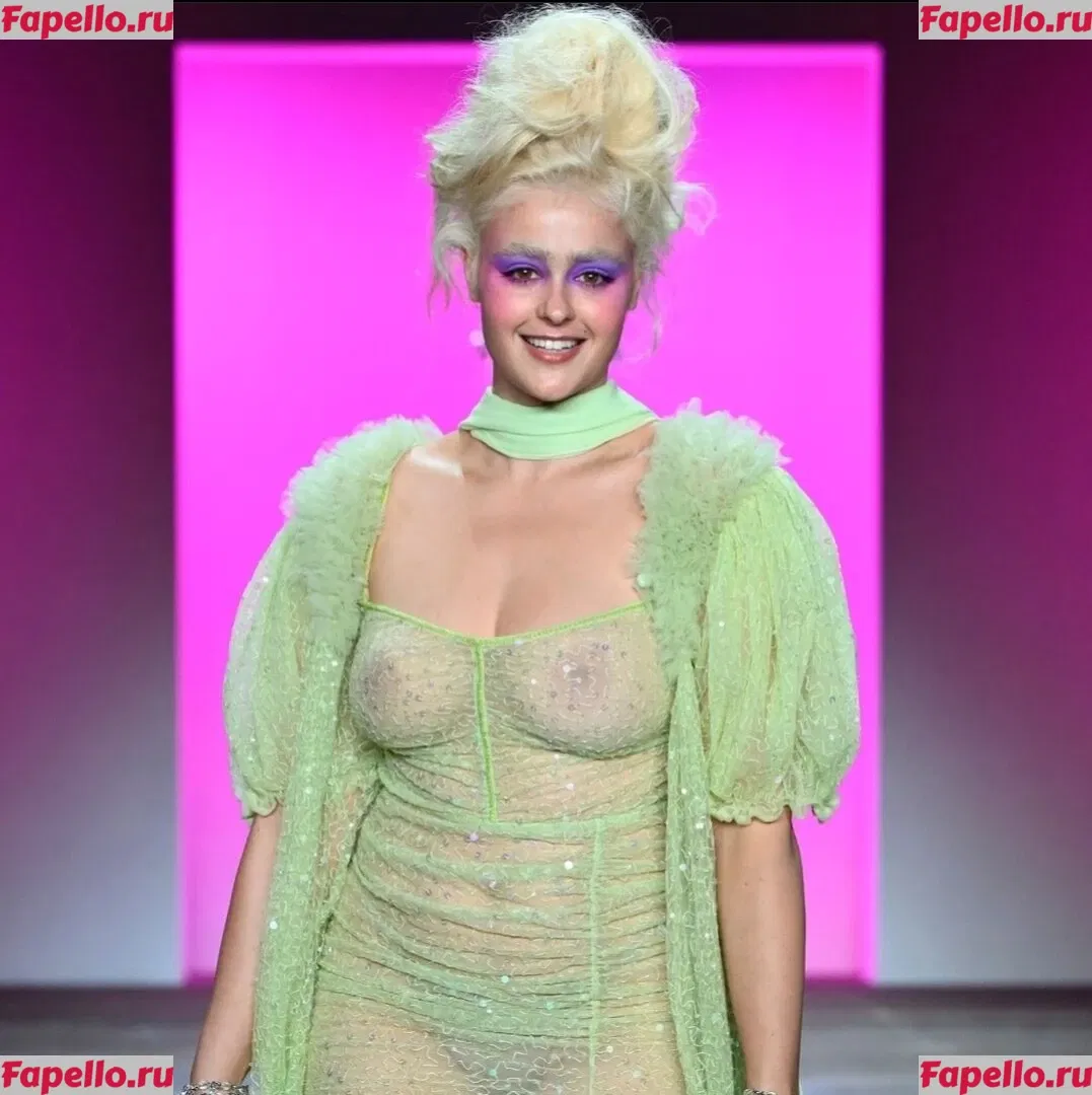 Stefania Ferrario Onlyfans Photo Gallery 