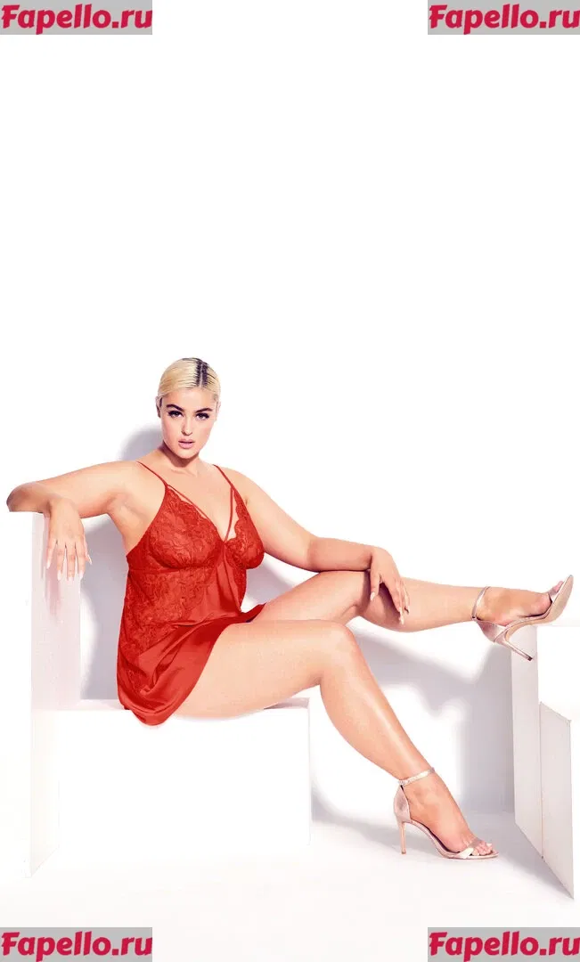 Stefania Ferrario Onlyfans Photo Gallery 