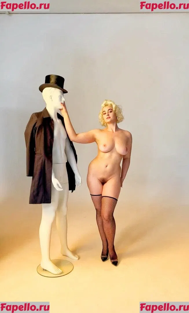 Stefania Ferrario Onlyfans Photo Gallery 