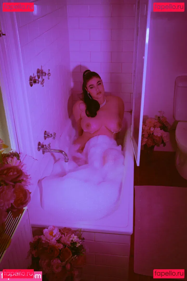 Stefania Ferrario Onlyfans Photo Gallery 