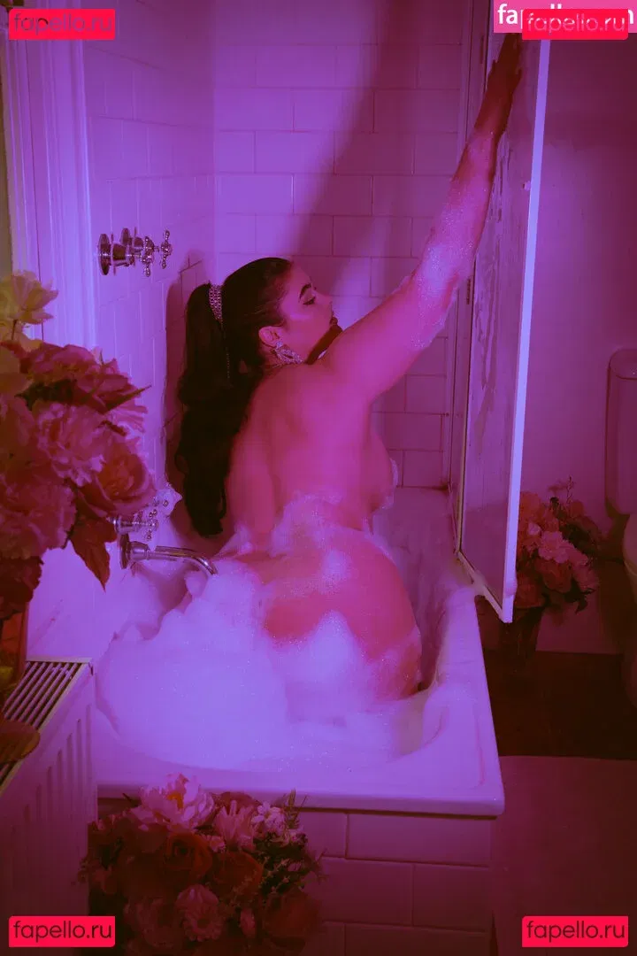 Stefania Ferrario Onlyfans Photo Gallery 