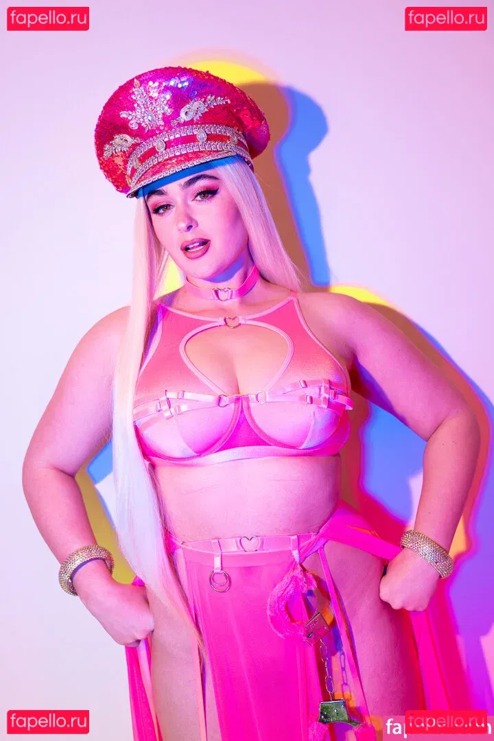 Stefania Ferrario Onlyfans Photo Gallery 