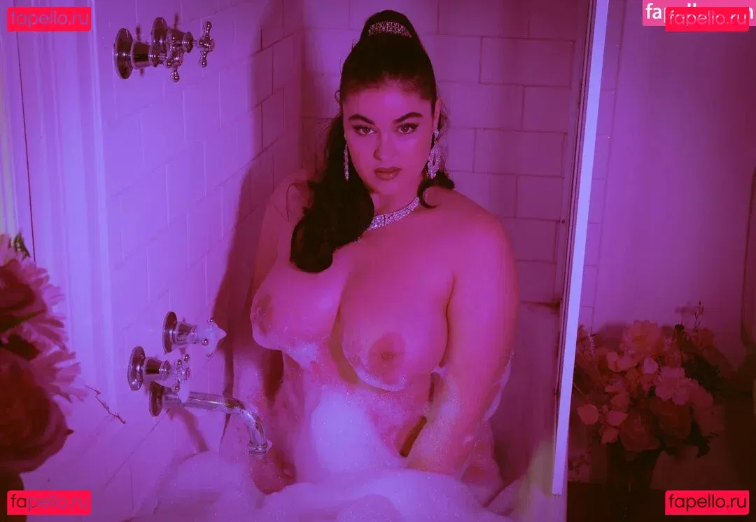 Stefania Ferrario Onlyfans Photo Gallery 