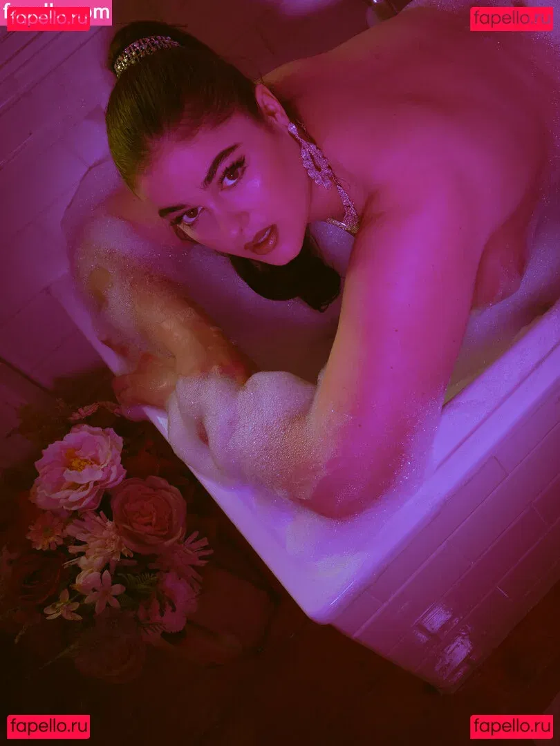 Stefania Ferrario Onlyfans Photo Gallery 