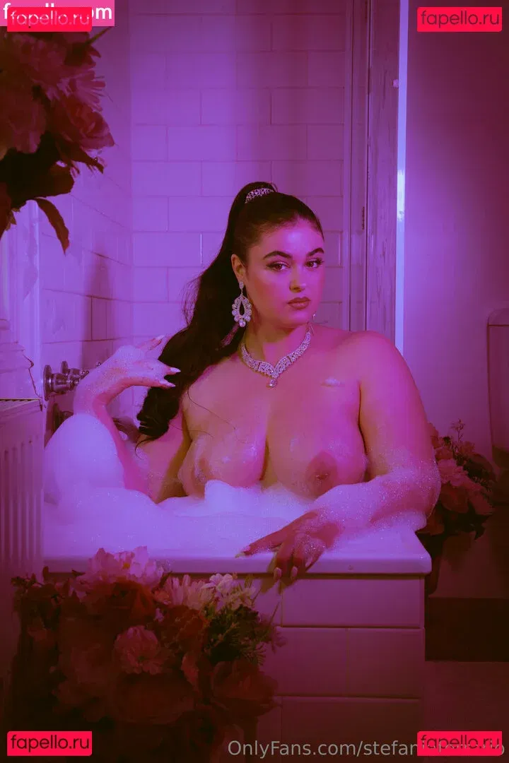 Stefania Ferrario Onlyfans Photo Gallery 