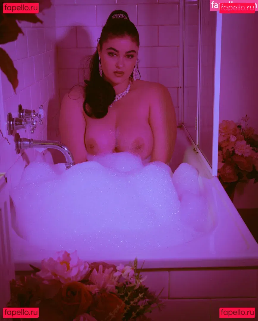 Stefania Ferrario Onlyfans Photo Gallery 