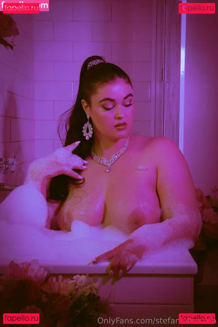 Stefania Ferrario Onlyfans Photo Gallery 