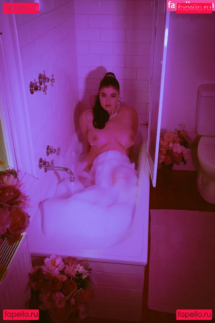 Stefania Ferrario Onlyfans Photo Gallery 