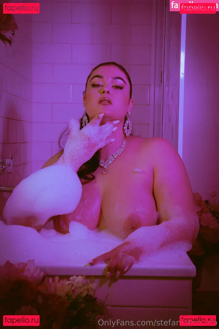 Stefania Ferrario Onlyfans Photo Gallery 