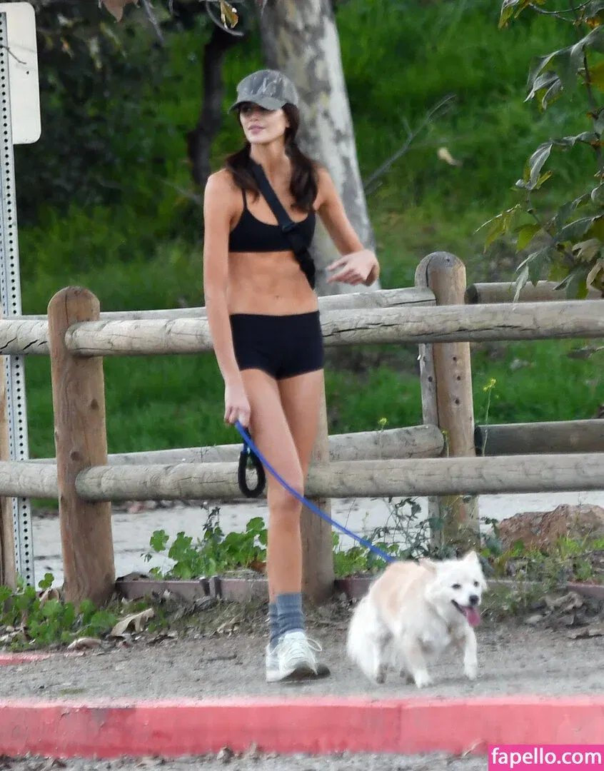 Kaia Gerber Onlyfans Photo Gallery 