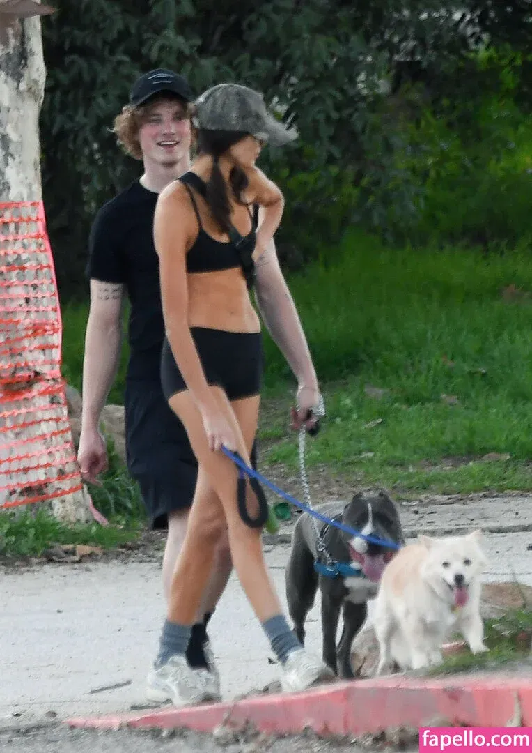 Kaia Gerber Onlyfans Photo Gallery 