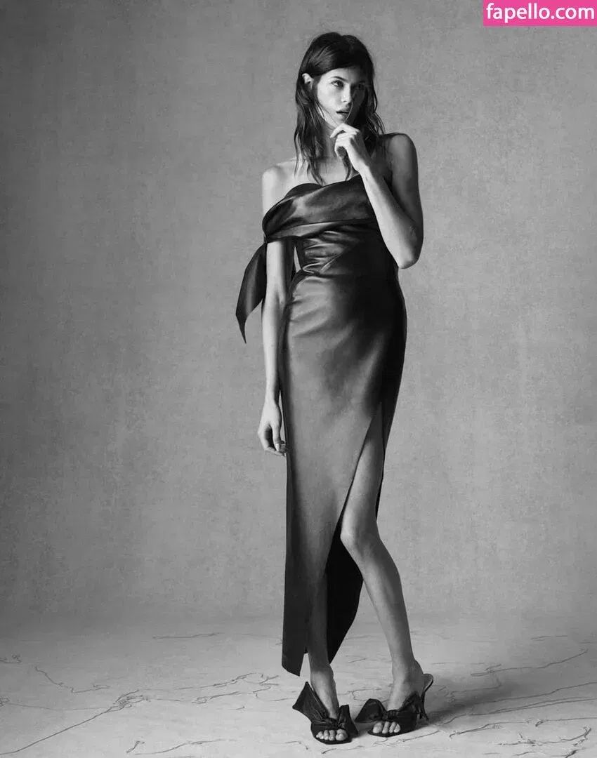 Kaia Gerber Onlyfans Photo Gallery 