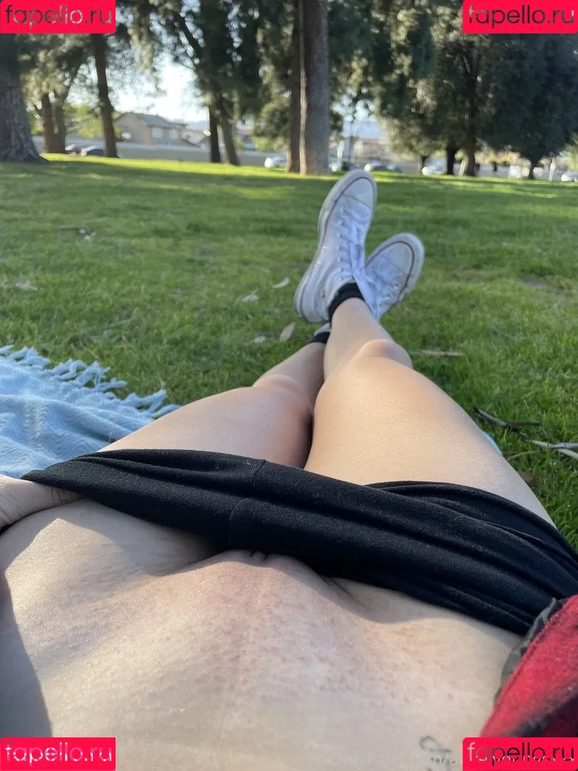 Angel Youngs Onlyfans Photo Gallery 