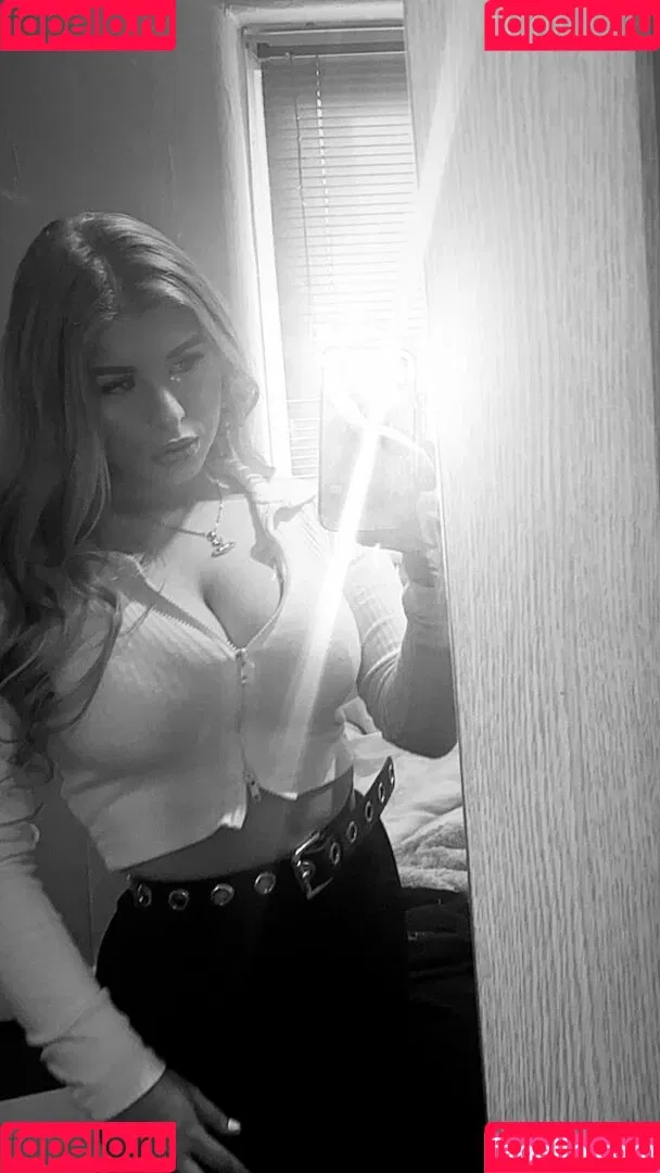 Isabelle Rose Onlyfans Photo Gallery 