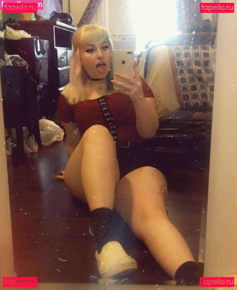 nek0mama Onlyfans Photo Gallery 