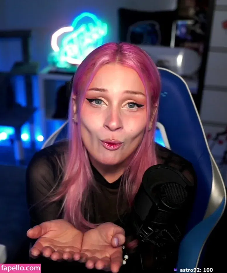 IceTokki Onlyfans Photo Gallery 