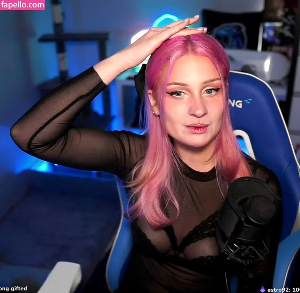 IceTokki Onlyfans Photo Gallery 