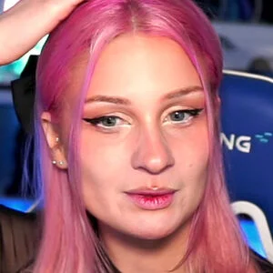 IceTokki Onlyfans Photo Gallery 