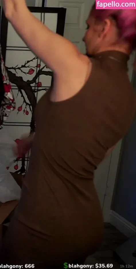 IceTokki Onlyfans Photo Gallery 