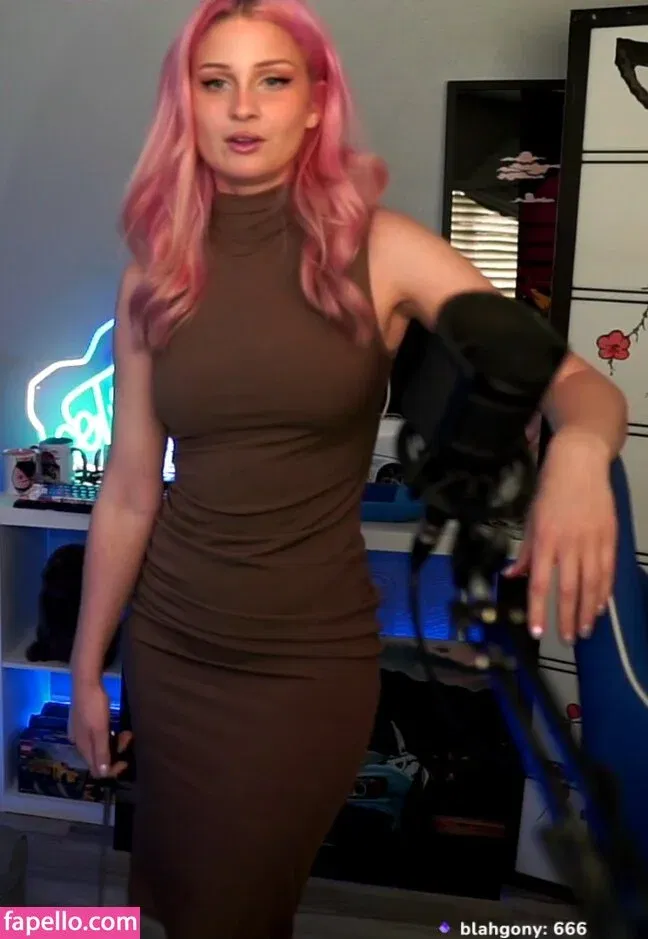 IceTokki Onlyfans Photo Gallery 