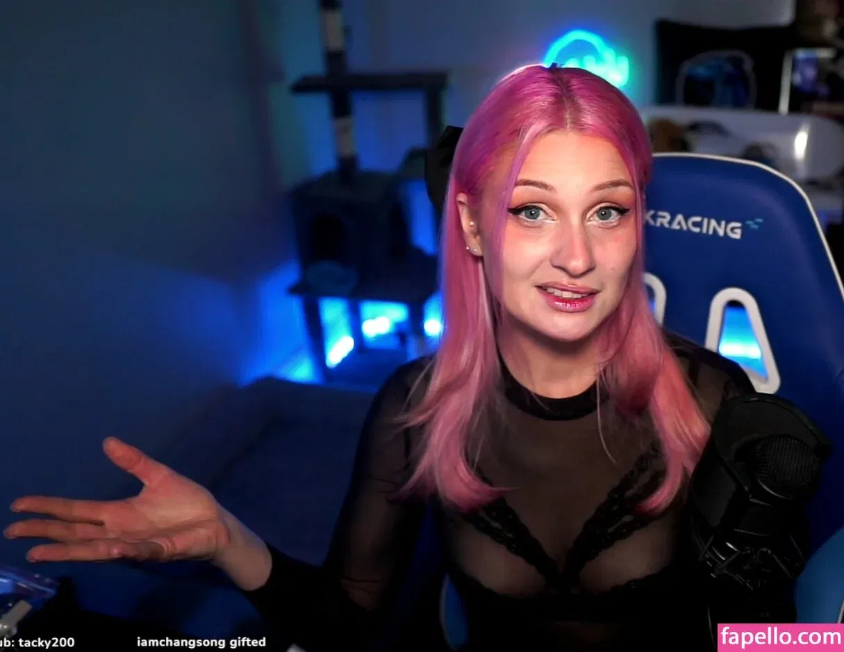 IceTokki Onlyfans Photo Gallery 