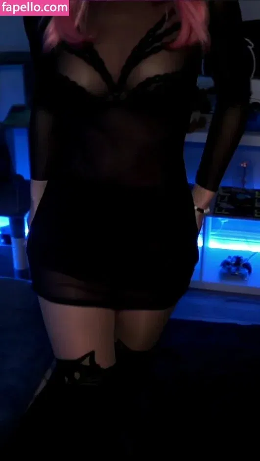 IceTokki Onlyfans Photo Gallery 