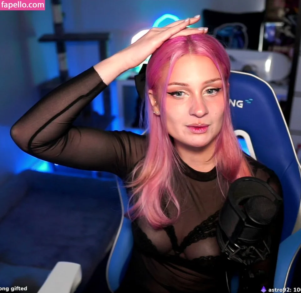 IceTokki Onlyfans Photo Gallery 