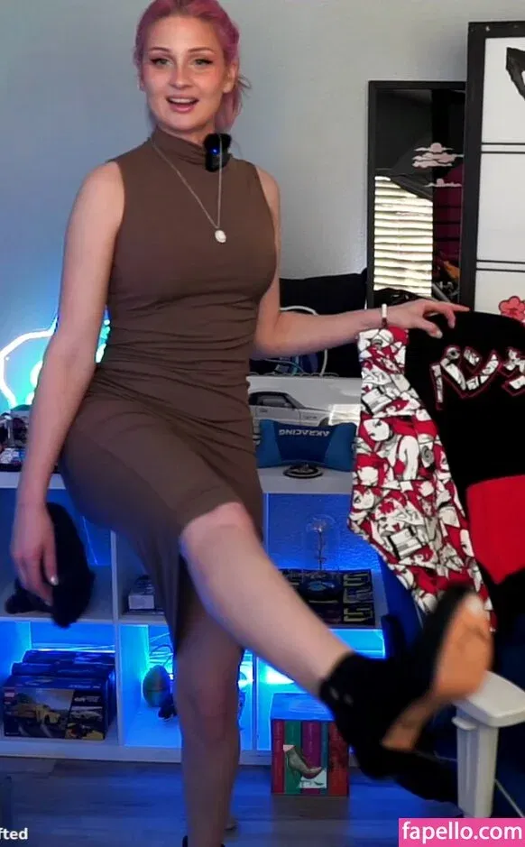 IceTokki Onlyfans Photo Gallery 