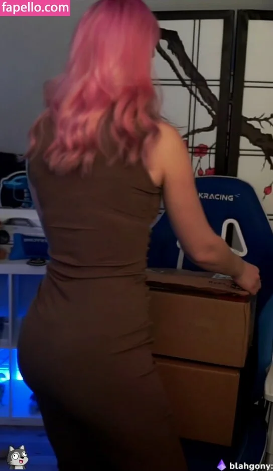 IceTokki Onlyfans Photo Gallery 