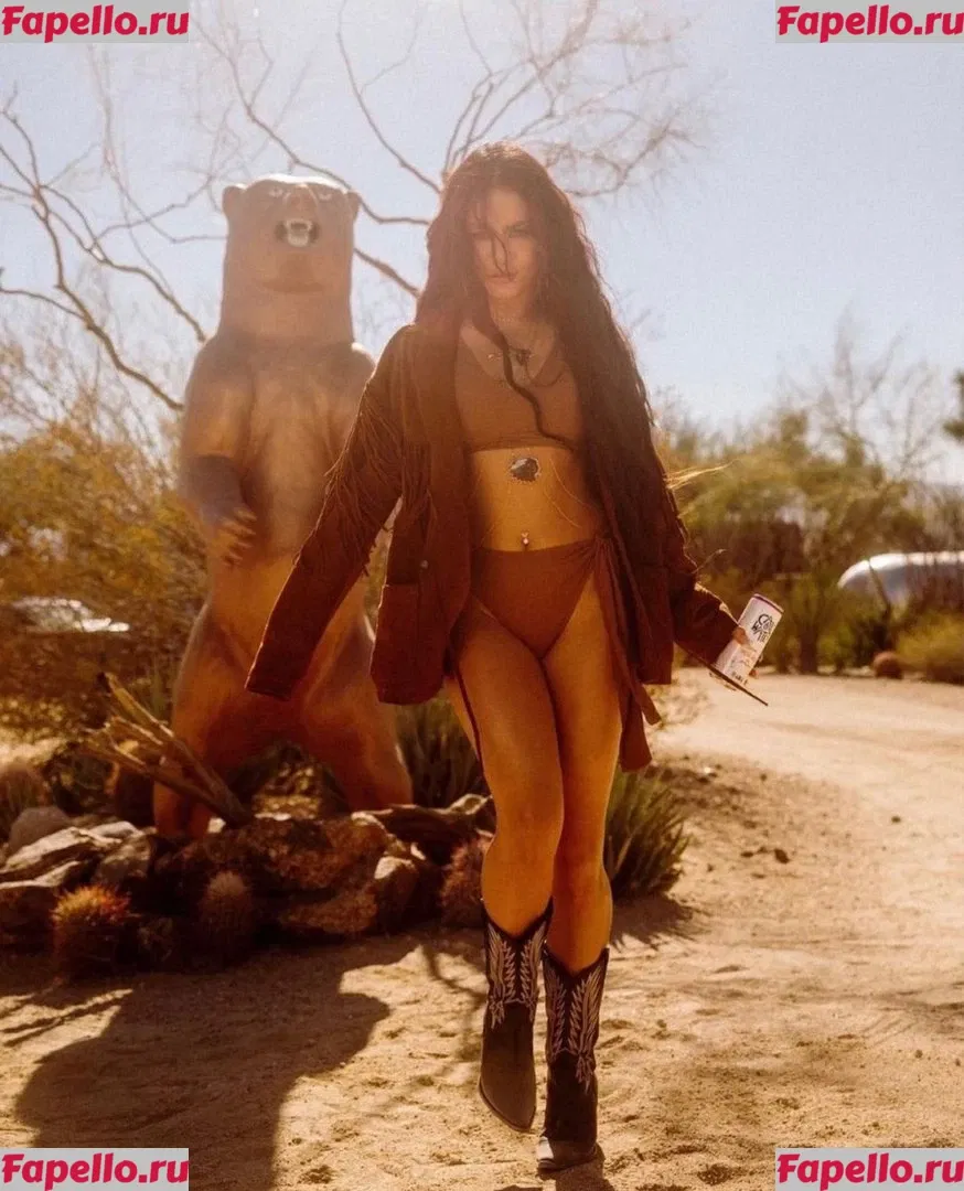 Vanessa Hudgens Onlyfans Photo Gallery 