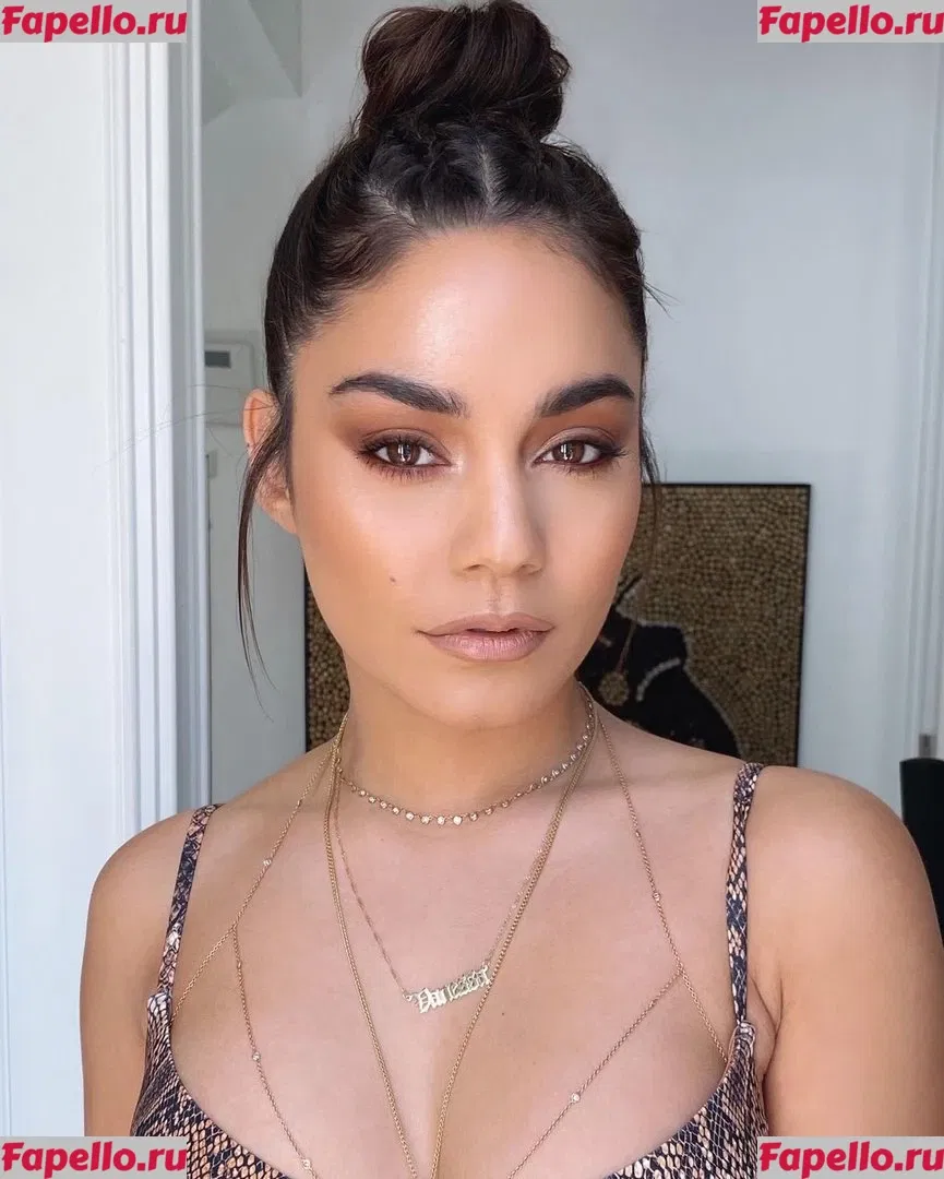 Vanessa Hudgens Onlyfans Photo Gallery 