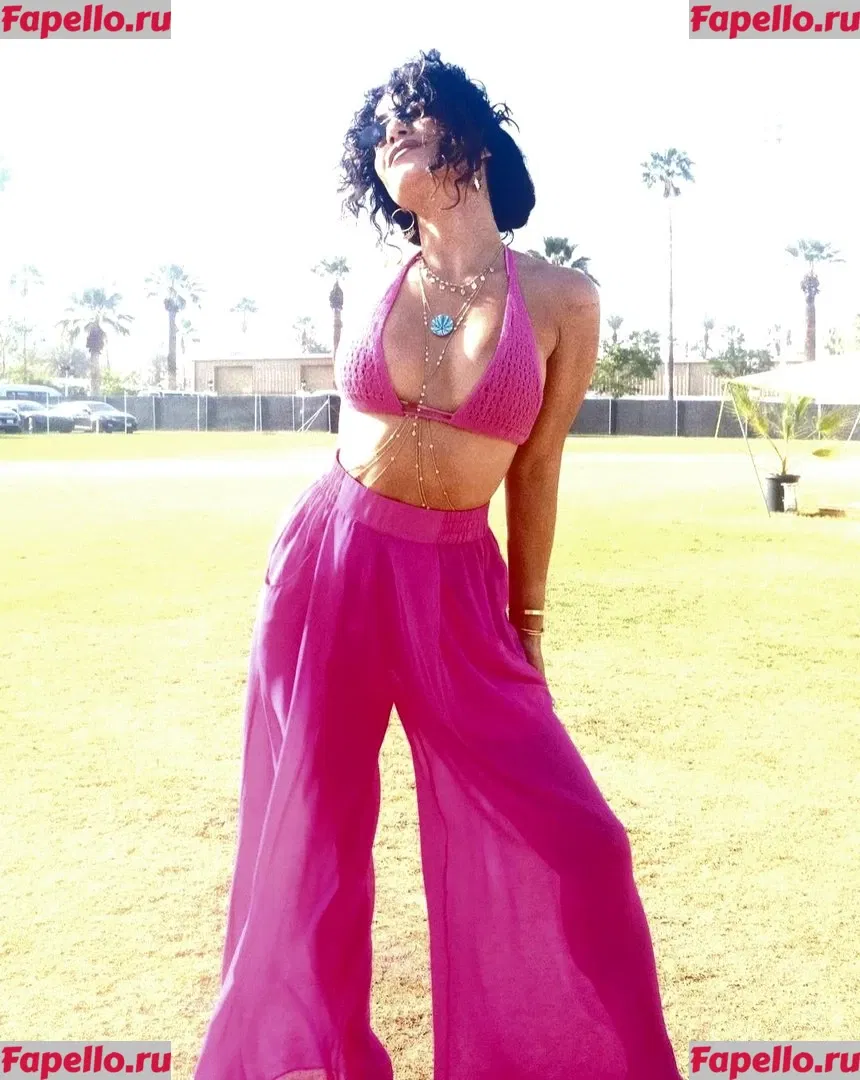 Vanessa Hudgens Onlyfans Photo Gallery 