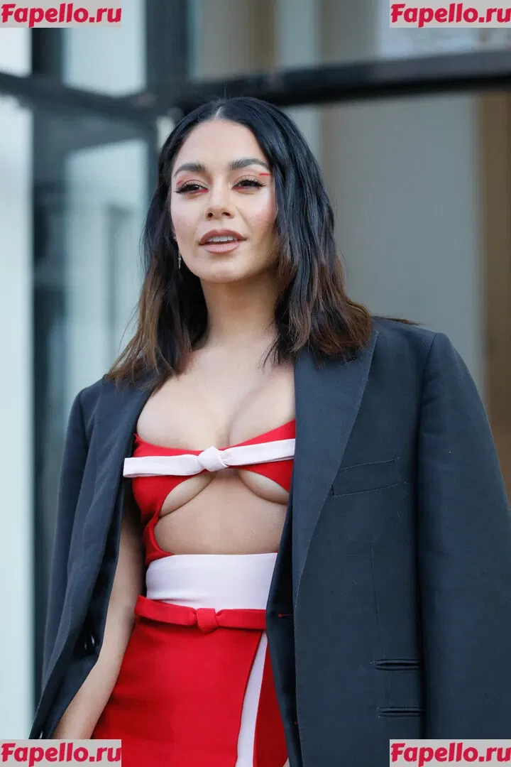 Vanessa Hudgens Onlyfans Photo Gallery 