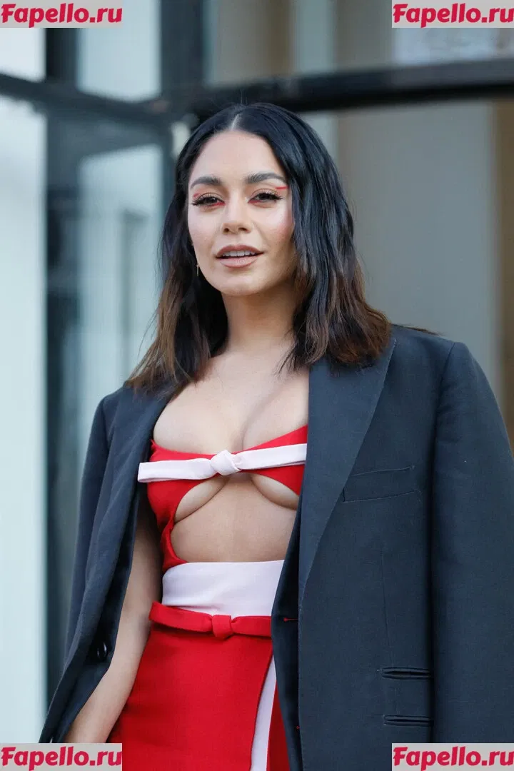Vanessa Hudgens Onlyfans Photo Gallery 