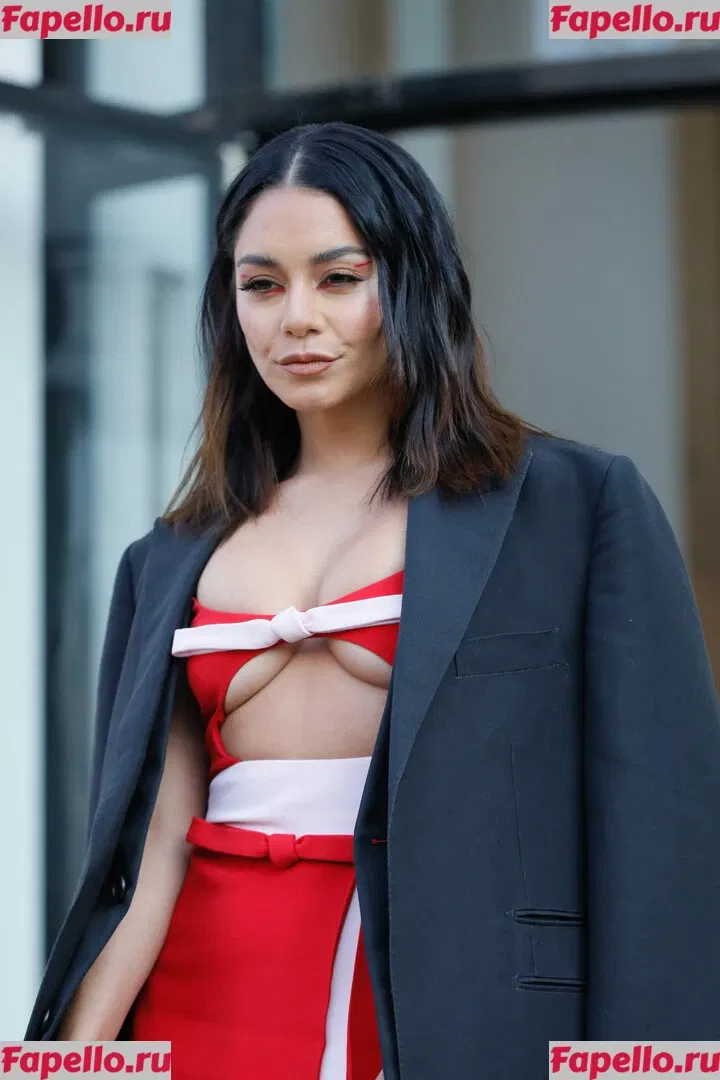 Vanessa Hudgens Onlyfans Photo Gallery 