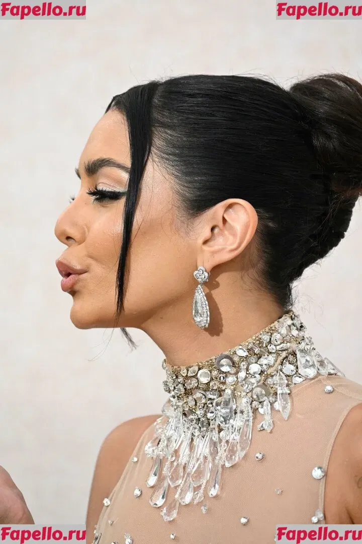 Vanessa Hudgens Onlyfans Photo Gallery 