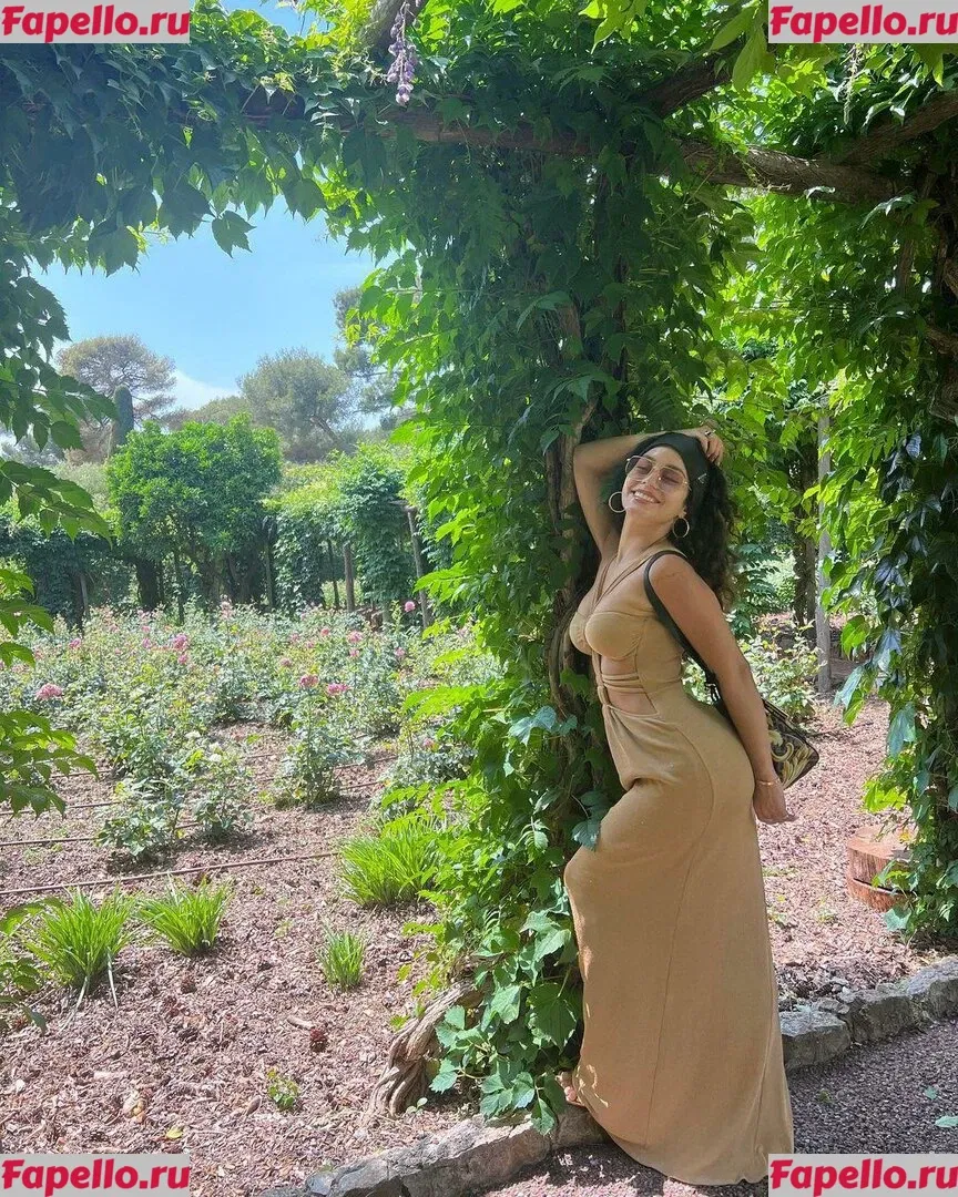 Vanessa Hudgens Onlyfans Photo Gallery 