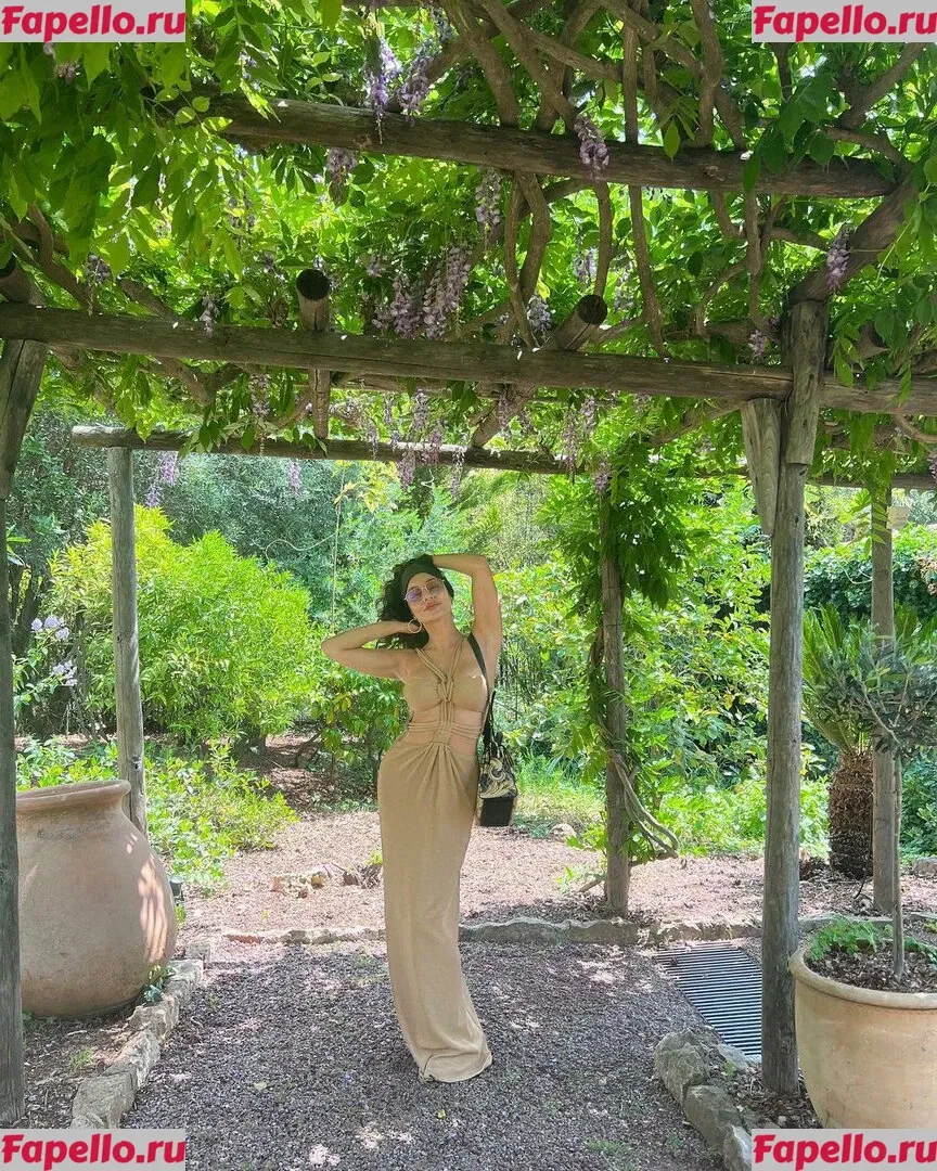 Vanessa Hudgens Onlyfans Photo Gallery 