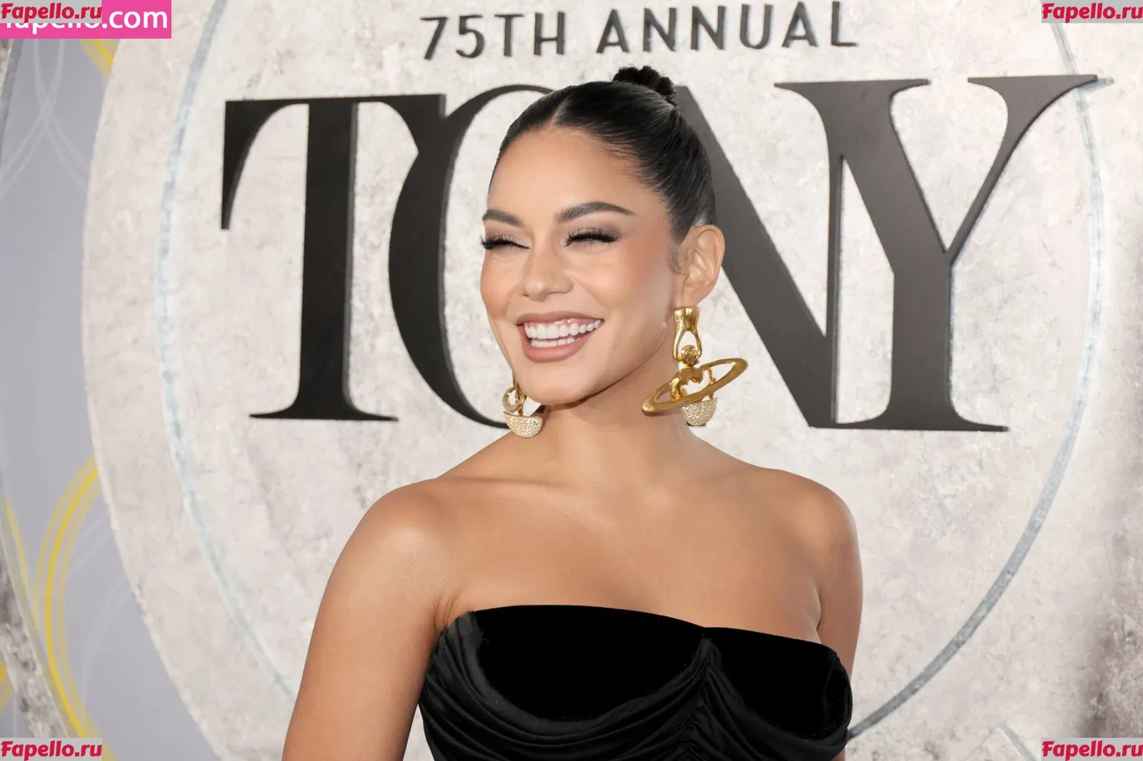 Vanessa Hudgens Onlyfans Photo Gallery 