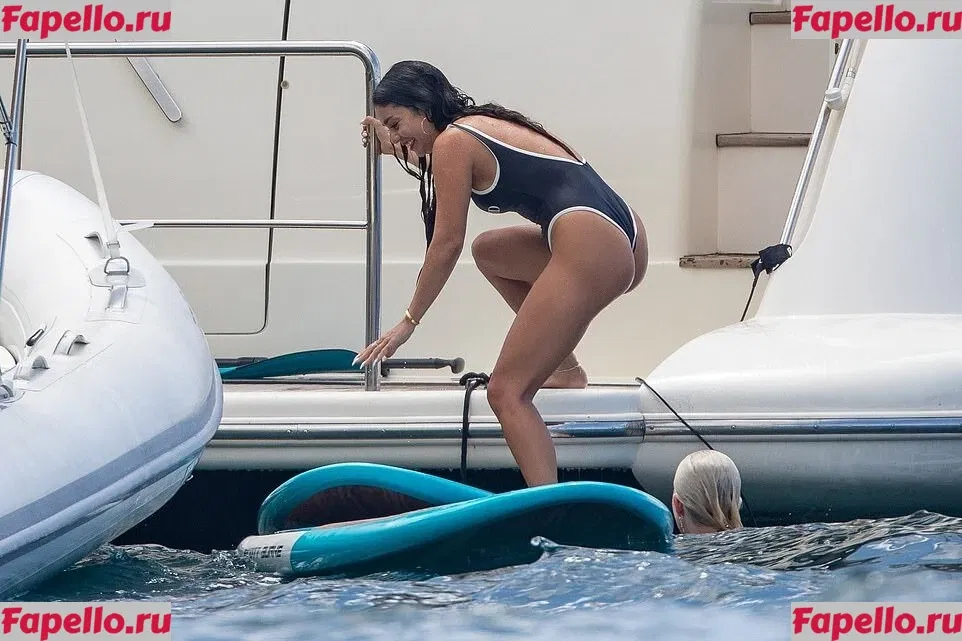 Vanessa Hudgens Onlyfans Photo Gallery 
