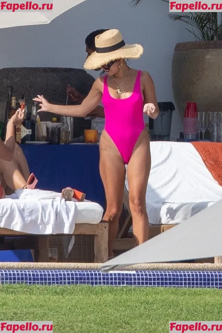 Vanessa Hudgens Onlyfans Photo Gallery 